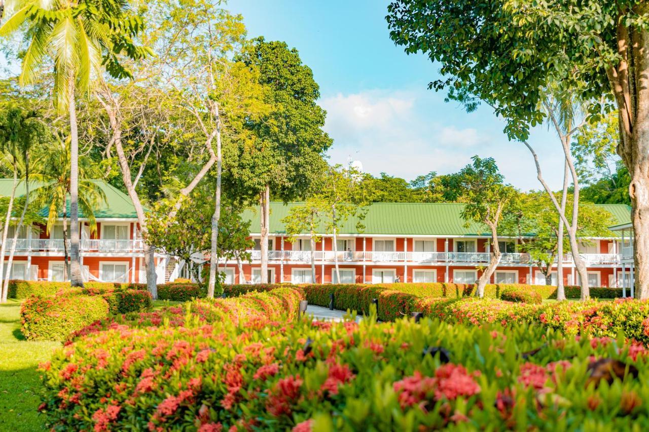 Barcelo Tambor Hotel Tambor  Exterior foto The resort's main building